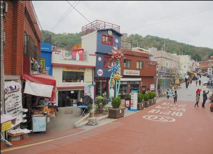 Hal Yang Dapat Dilihat dan Dilakukan di Gamcheon Culture Village