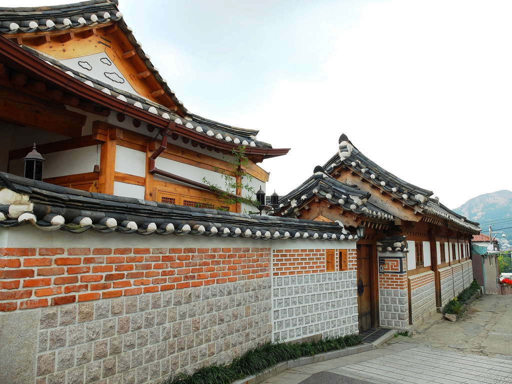 Mengenal Lebih Dalam Tentang Bukchon Hanok Village di Korea Selatan