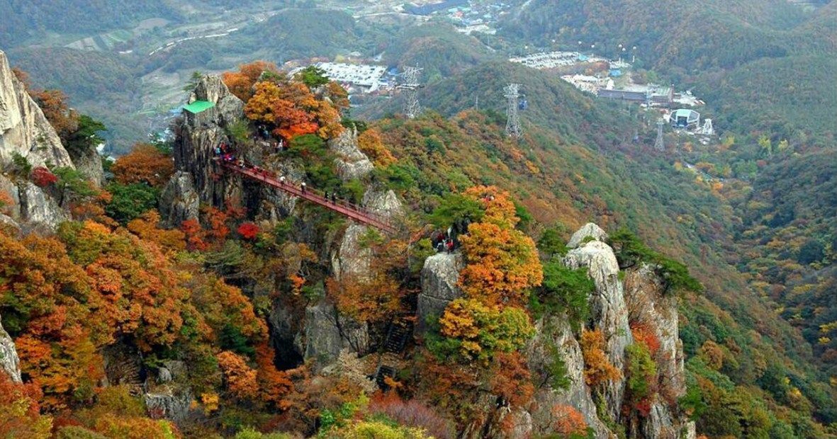 Daedunsan, wisata Alam Bebatuan Yang Indah di Korea Selatan