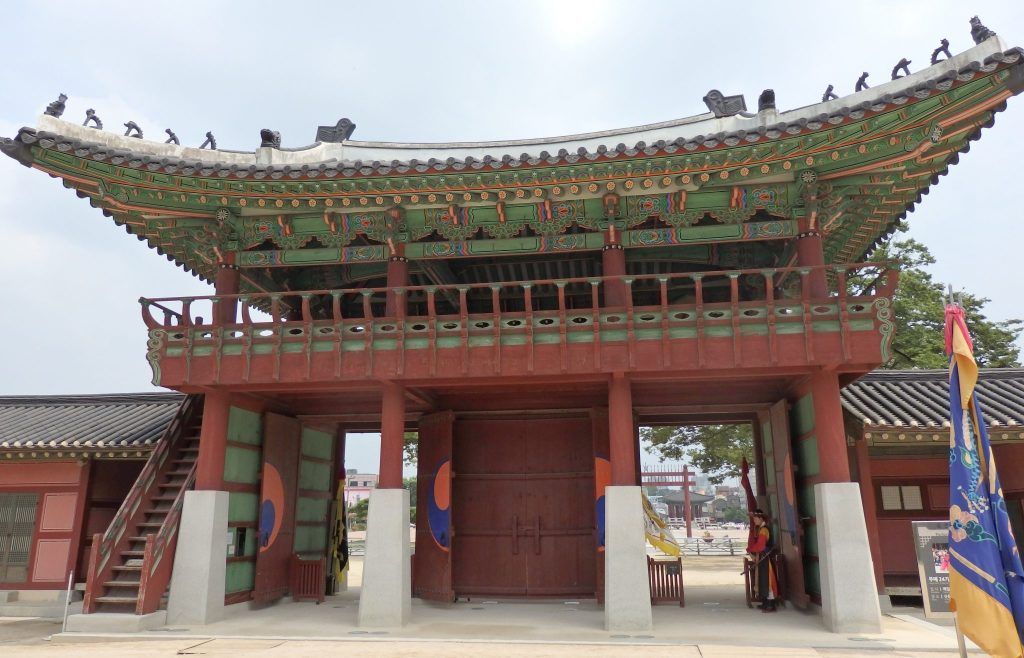 Gerbang Masuk ke Istana Hwaseong Haenggung