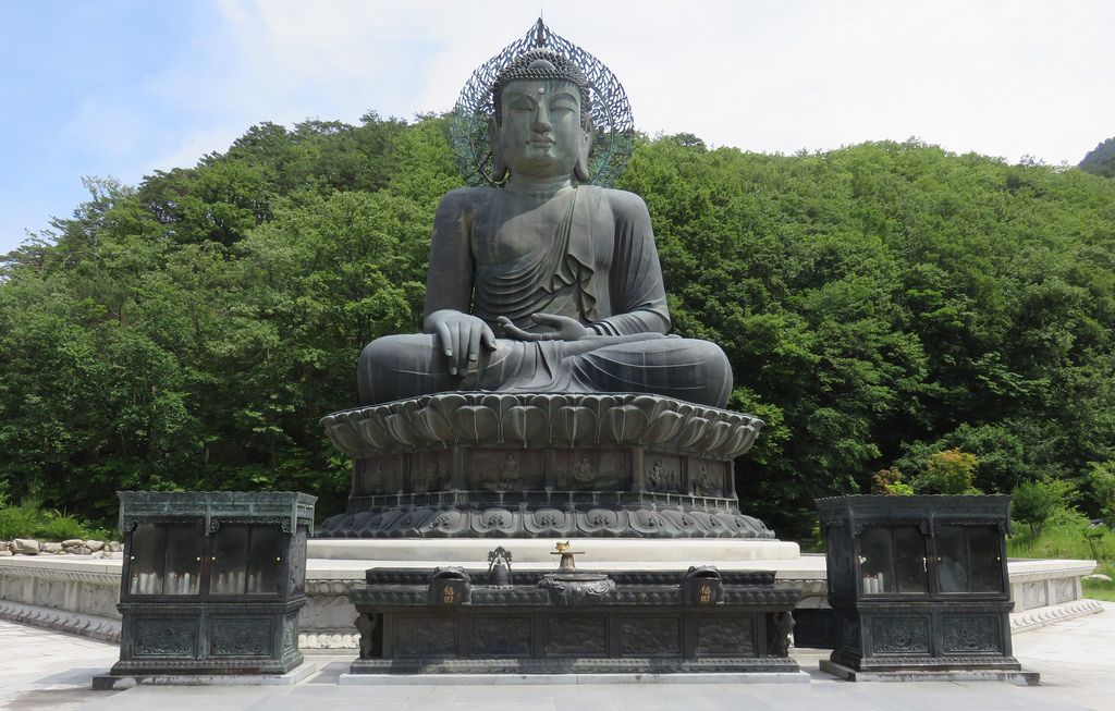Great Bronze Buddha Statue