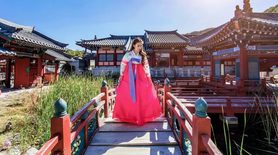 Makna dan Filosofi Hanbok, Warisan Budaya Korea yang Indah