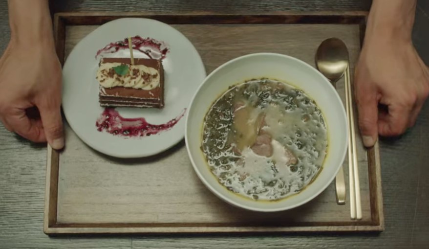 'Miyeokguk' (Seaweed Soup)